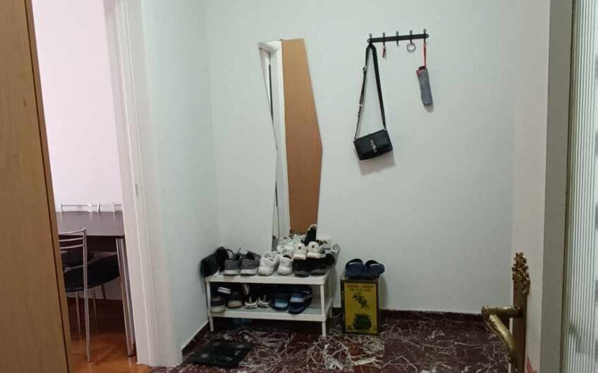 Πωλείται διαμέρισμα 72 τ.μ. στον 2ο όροφο, στην Πλατεία Αττικής