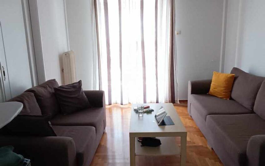 Πωλείται διαμέρισμα 72 τ.μ. στον 2ο όροφο, στην Πλατεία Αττικής