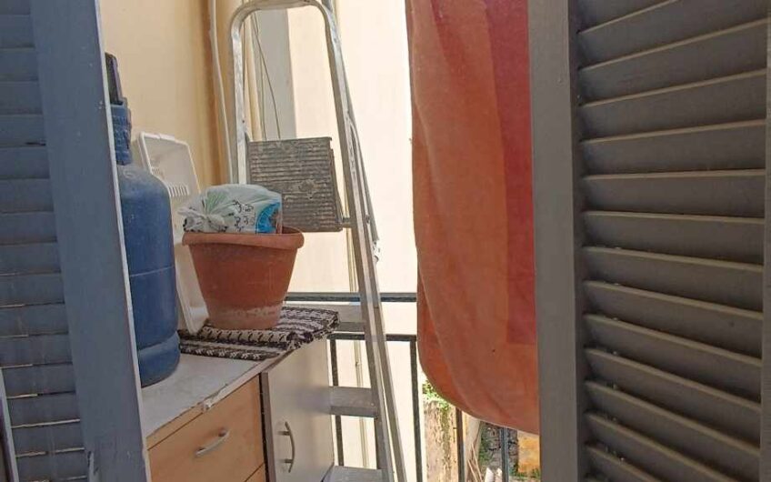 Πωλείται διαμέρισμα 72 τ.μ. στον 2ο όροφο, στην Πλατεία Αττικής