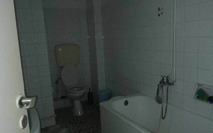 Πωλείται διαμέρισμα 70 τ.μ. στον 5ο όροφο, στην Πλατεία Αττικής