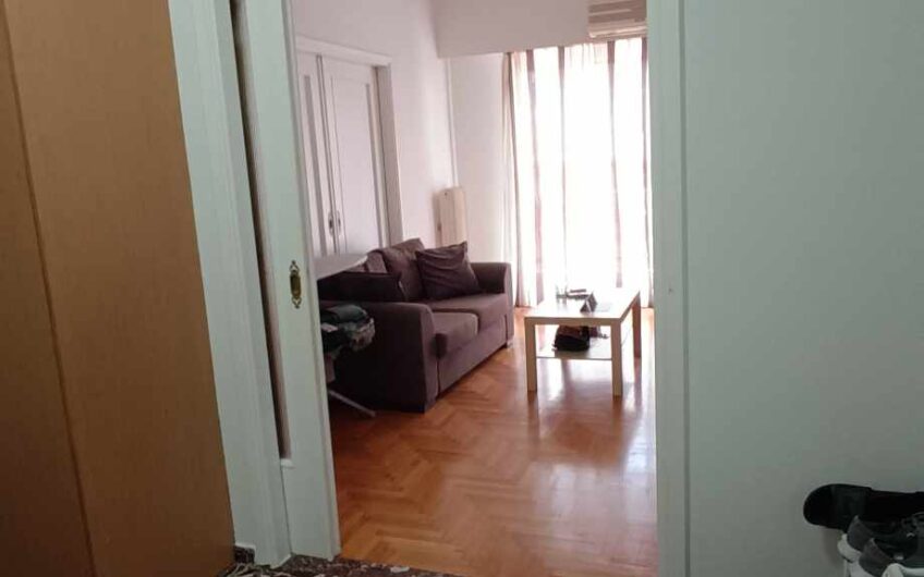 Πωλείται διαμέρισμα 72 τ.μ. στον 2ο όροφο, στην Πλατεία Αττικής