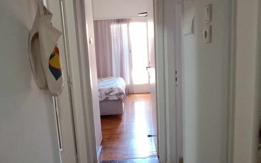 Πωλείται διαμέρισμα 72 τ.μ. στον 2ο όροφο, στην Πλατεία Αττικής