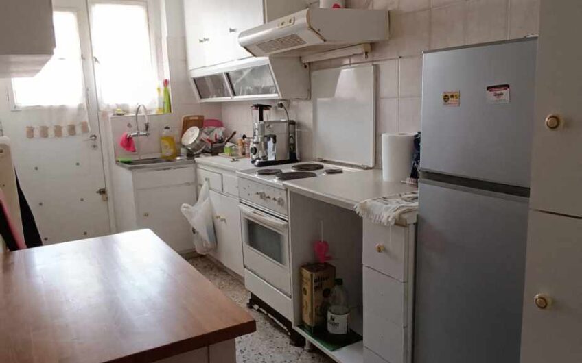 Πωλείται διαμέρισμα 72 τ.μ. στον 2ο όροφο, στην Πλατεία Αττικής