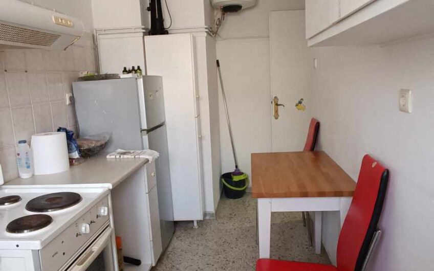 Πωλείται διαμέρισμα 72 τ.μ. στον 2ο όροφο, στην Πλατεία Αττικής