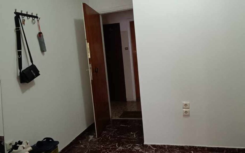 Πωλείται διαμέρισμα 72 τ.μ. στον 2ο όροφο, στην Πλατεία Αττικής