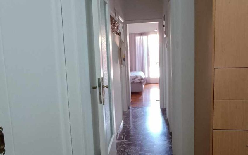 Πωλείται διαμέρισμα 72 τ.μ. στον 2ο όροφο, στην Πλατεία Αττικής