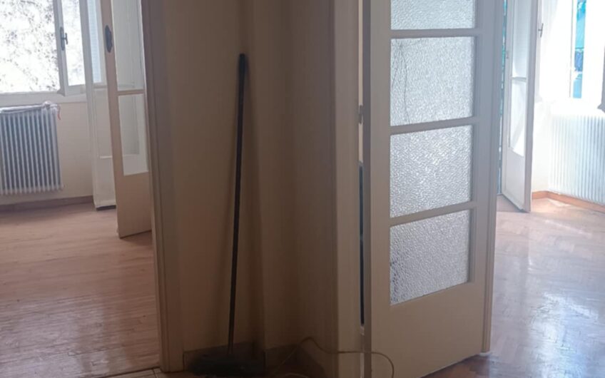 Πωλείται διαμέρισμα στον Άγιο Παντελεήμονα