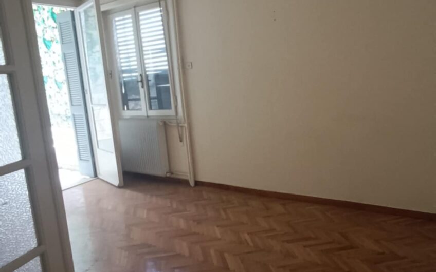 Πωλείται διαμέρισμα στον Άγιο Παντελεήμονα