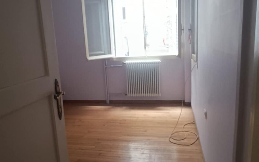 Πωλείται διαμέρισμα στον Άγιο Παντελεήμονα